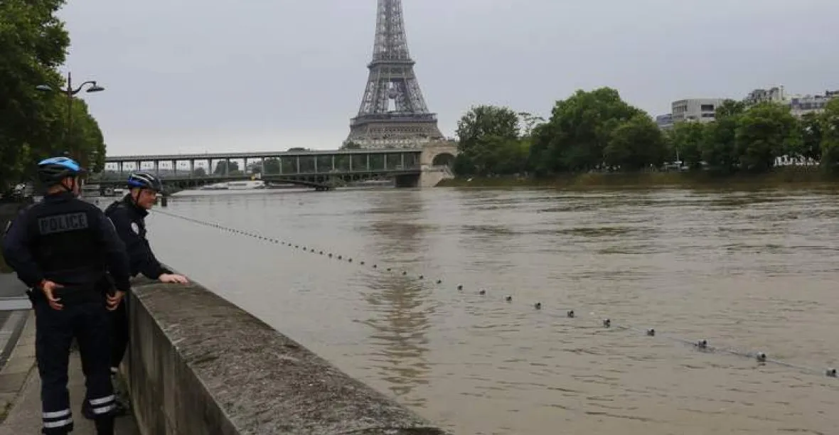 V pařížské oblasti kulminuje Seina, záplavy zasáhly nábřežní zóny