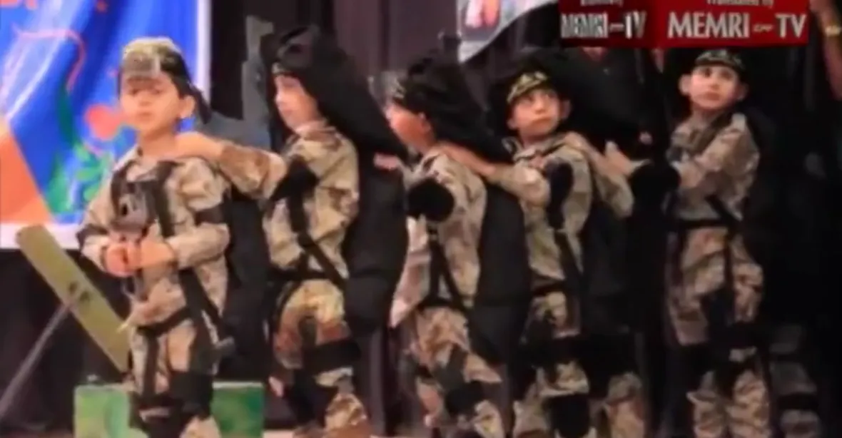 VIDEO: Palestinské děti se ve školce ‚učí zabíjet‘