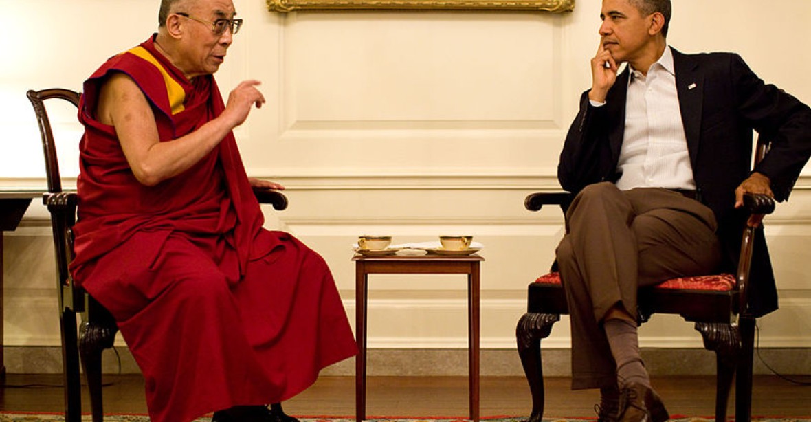Obama se sešel s dalajlámou. Peking protestuje