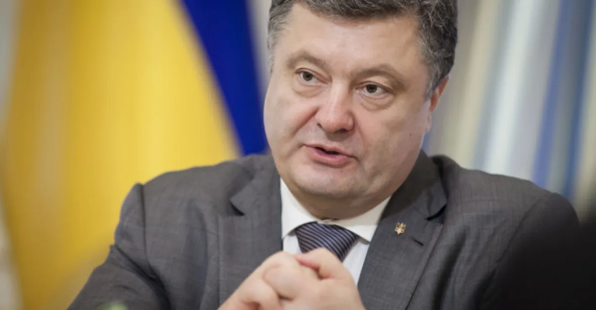 Prezident Porošenko se na Donbase dostal pod palbu separatistů