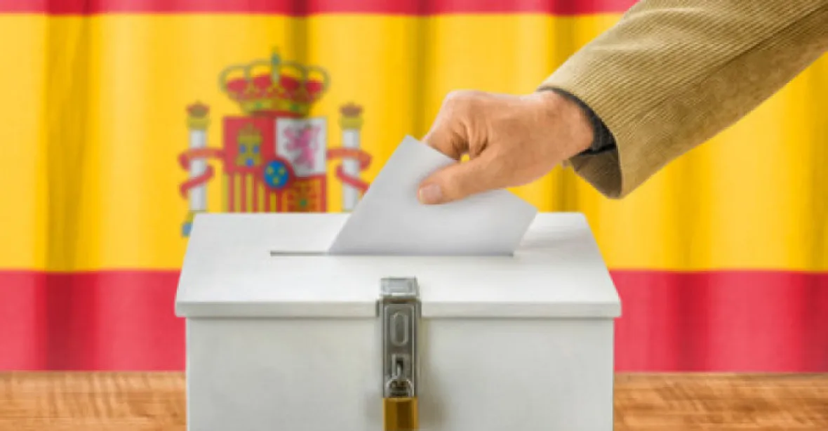 Španělé volí parlament. Doufají, že se vyřeší politický pat