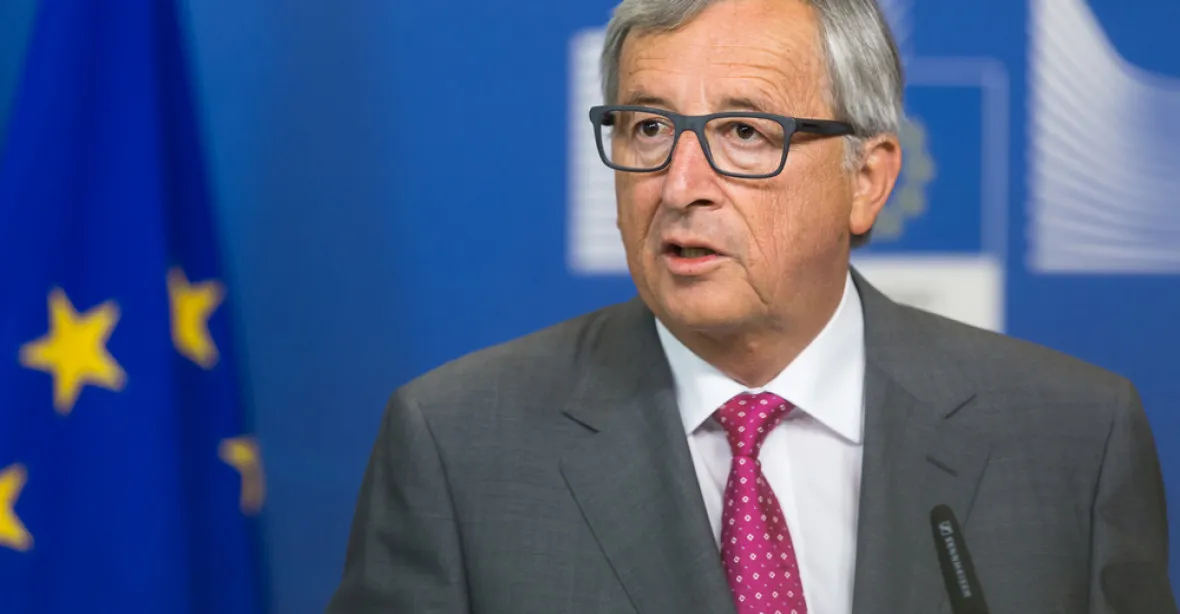 Juncker: Rezignovat se nechystám, vzkažte do Prahy