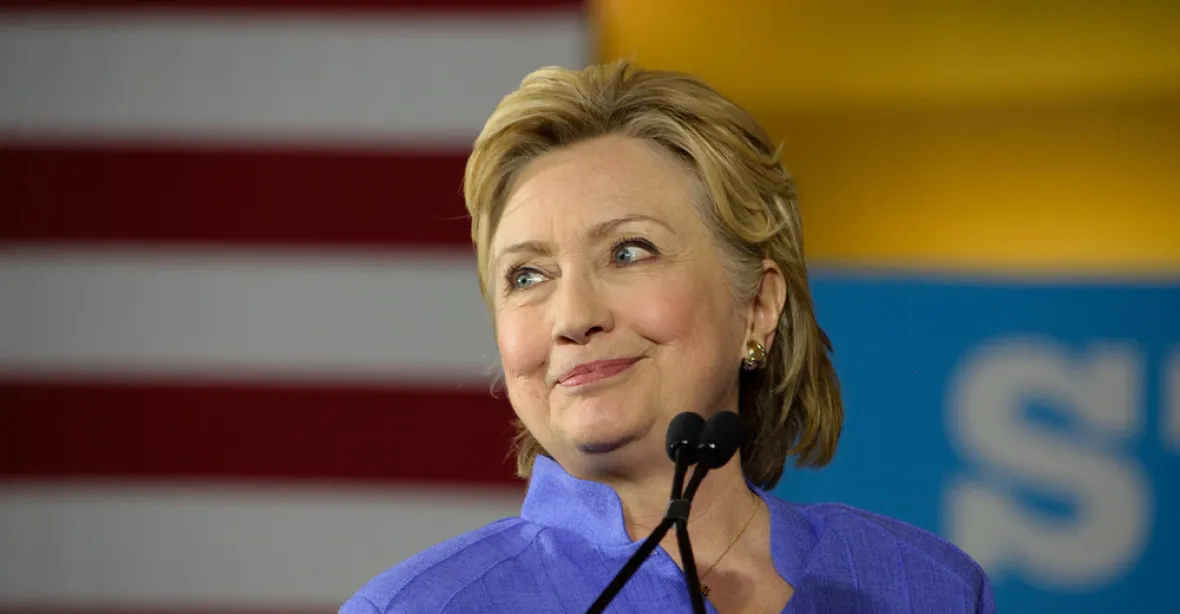 FBI pokárala Clintonovou za tajné e-maily. Stíhat ji ale nebudou