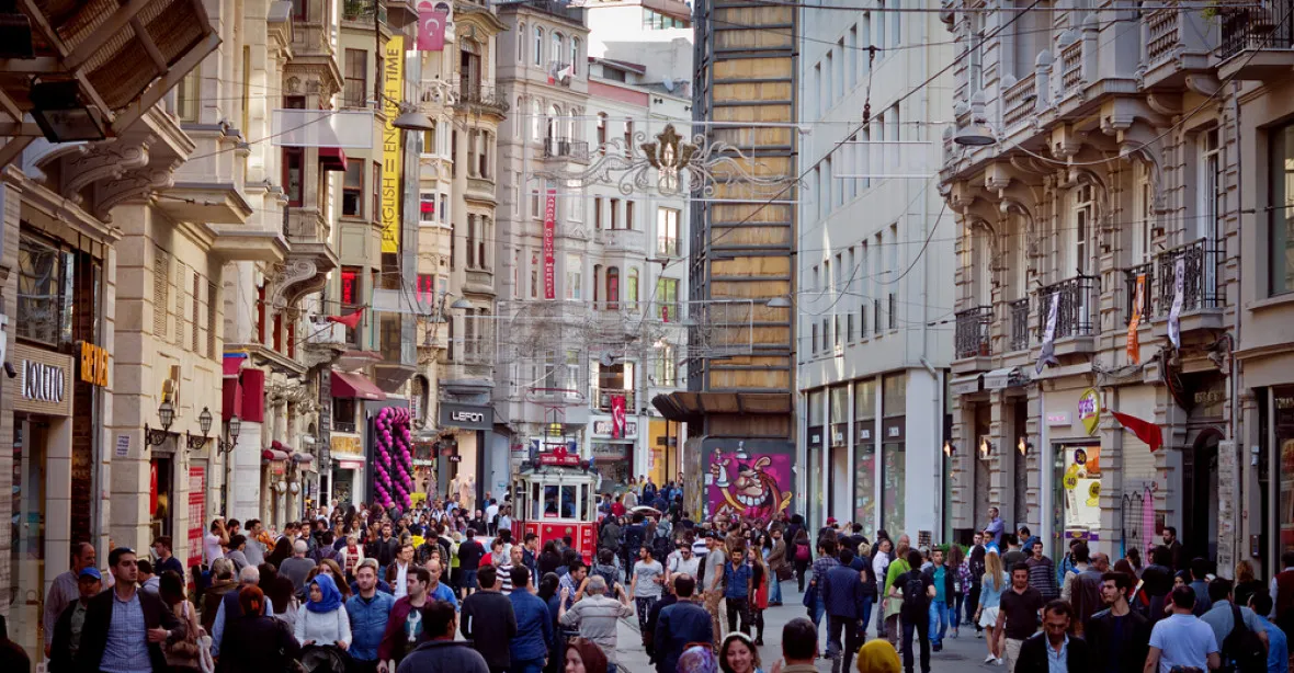 Vyhněte se Istanbulu a Ankaře, varuje české turisty Zaorálek