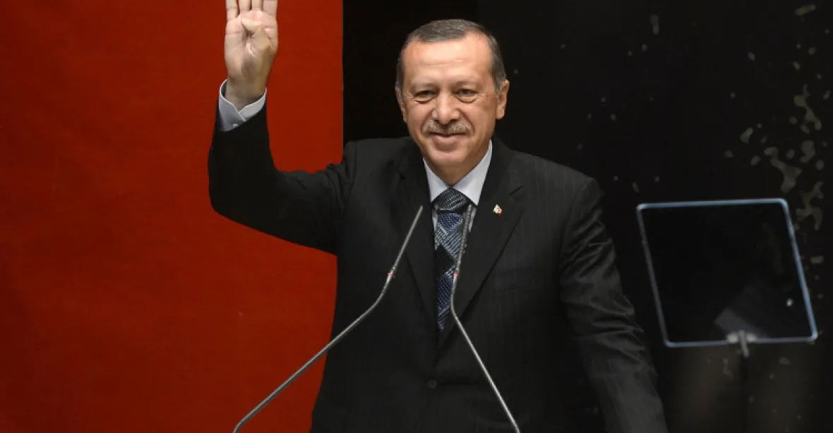 Erdogan: Ve vazbě je kvůli pokusu o puč přes 10 000 lidí