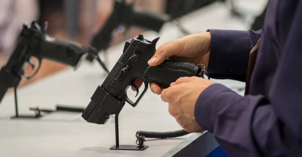 V Německu lidé rekordně žádají o povolení k držení zbraní