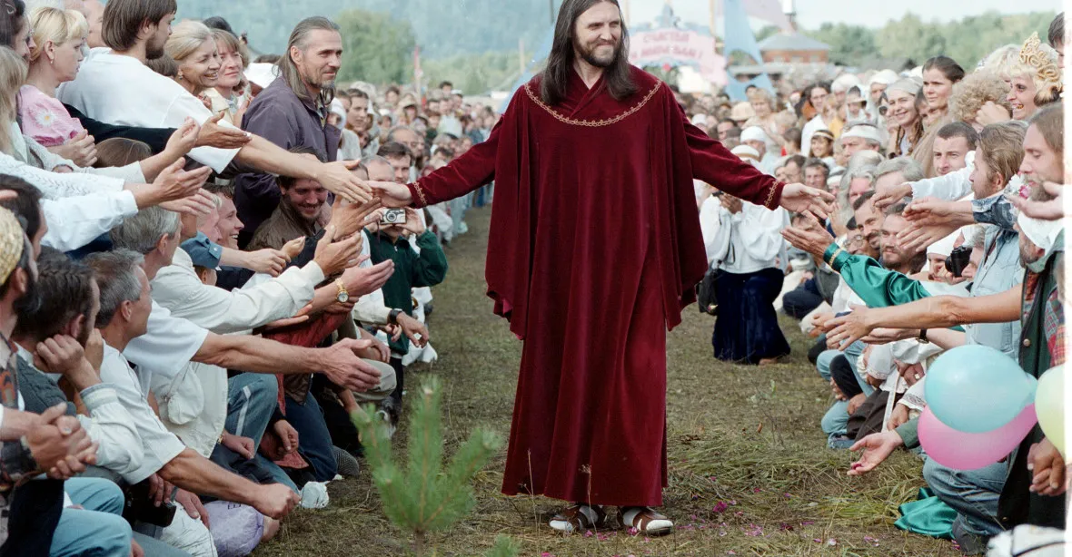 Ježíš na sibiřský způsob. Žije prý v těle policisty a zakázal Vánoce