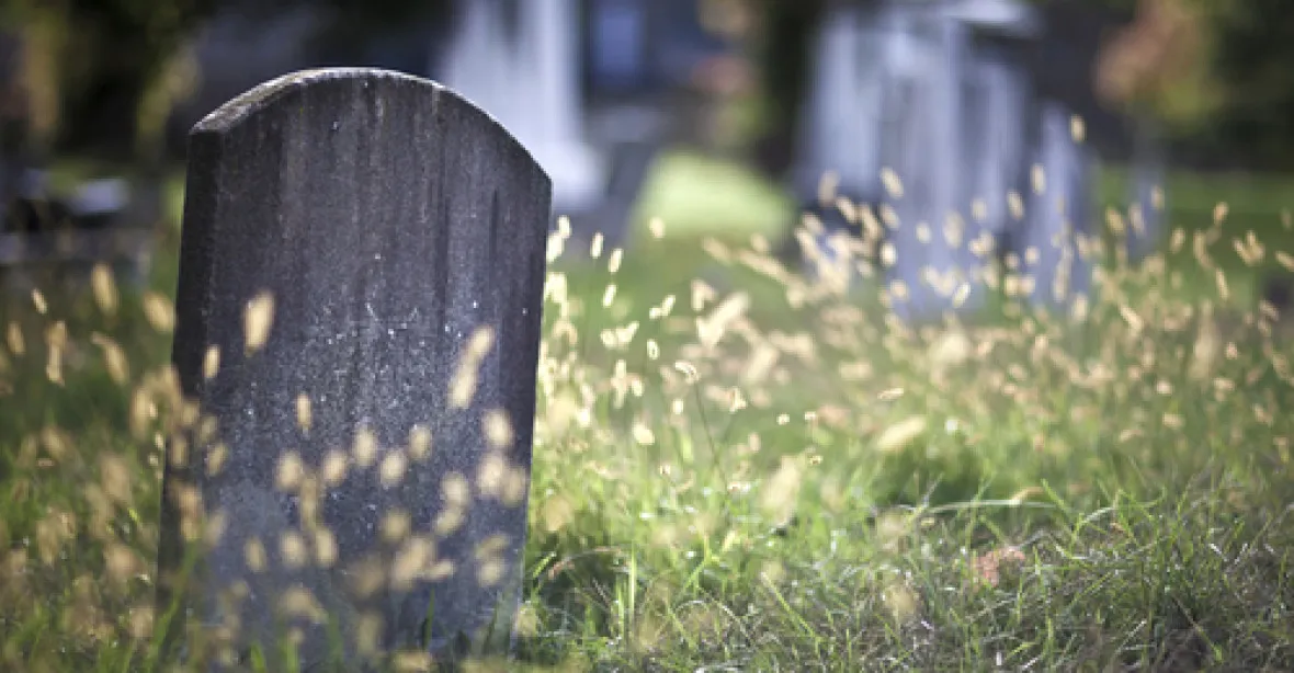 Pohřby bez rakve jen v soukromí. Šlechtová zakáže muslimské hřbitovy