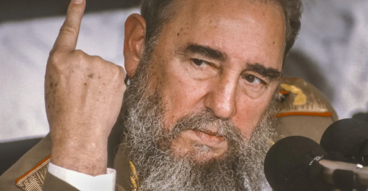 El comandante Fidel slaví. Diktátor, který přežil všechny diktátory