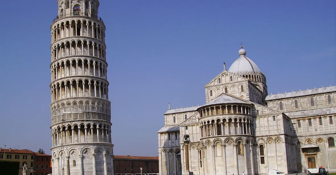 Itálie vyhostí Tunisana, který plánoval útok na šikmou věž v Pise