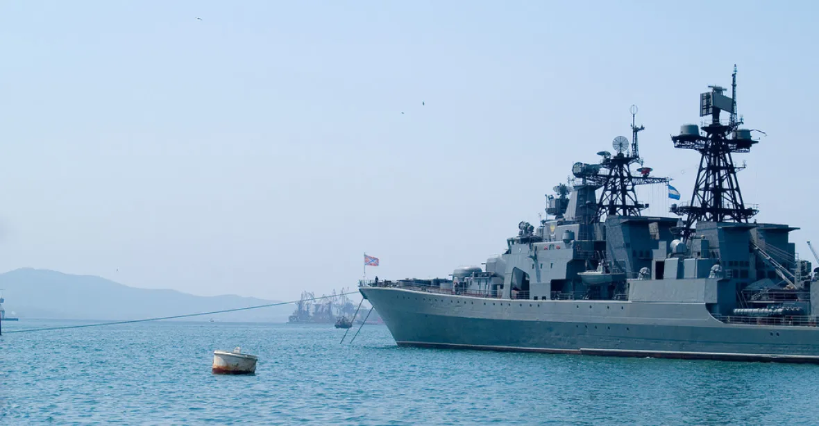 Rusové začali velké vojenské manévry v Černém moři i na Dálném východě