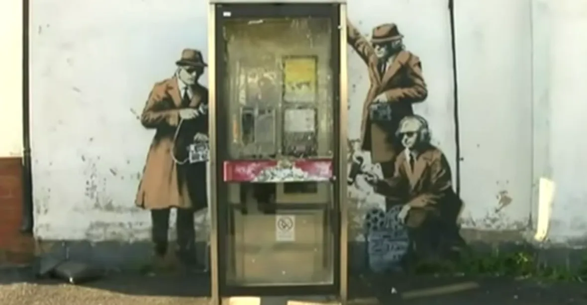 Banksyho špiony zničila rekonstrukce domu. Opadala omítka
