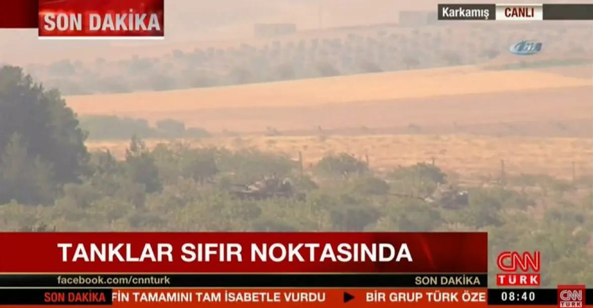 Turecko zaútočilo tanky a letectvem v Sýrii proti IS i Kurdům