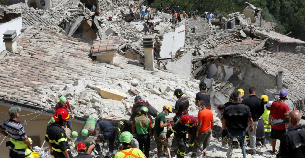 Zemětřesení v Itálii poničilo na 300 historických památek
