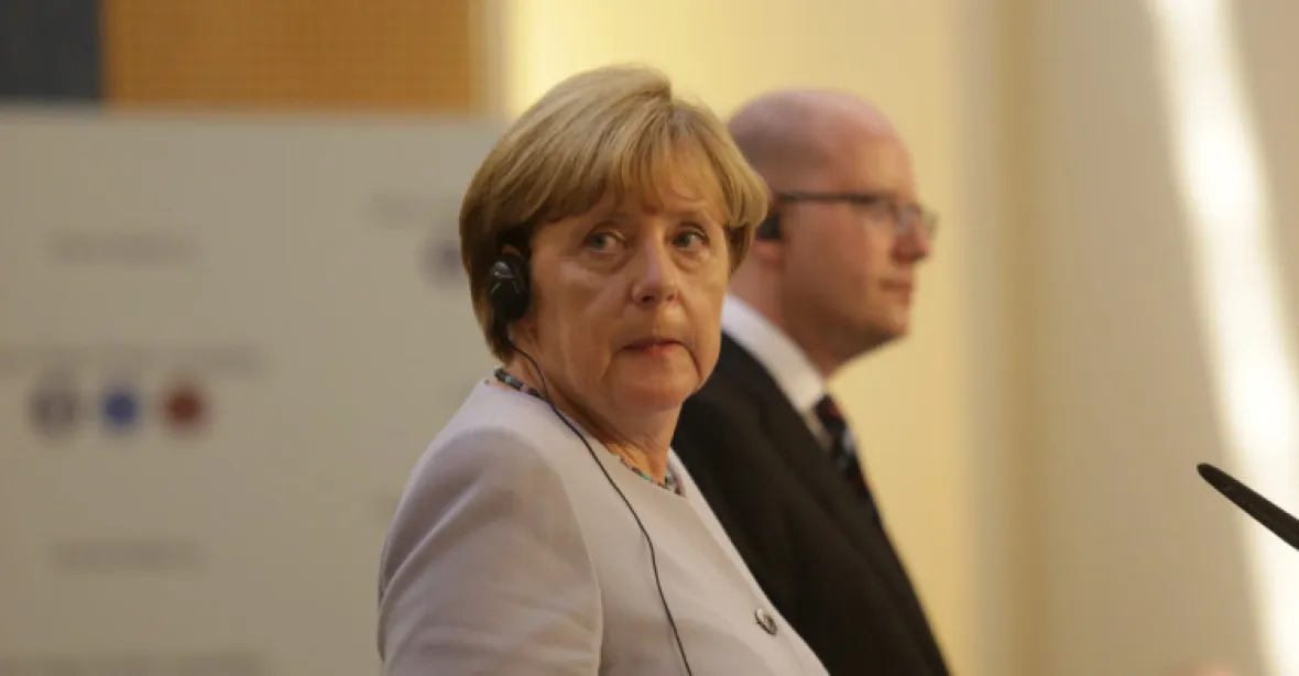 Sobotka: Merkelová nemohla čekat, že Češi změní názor na migraci