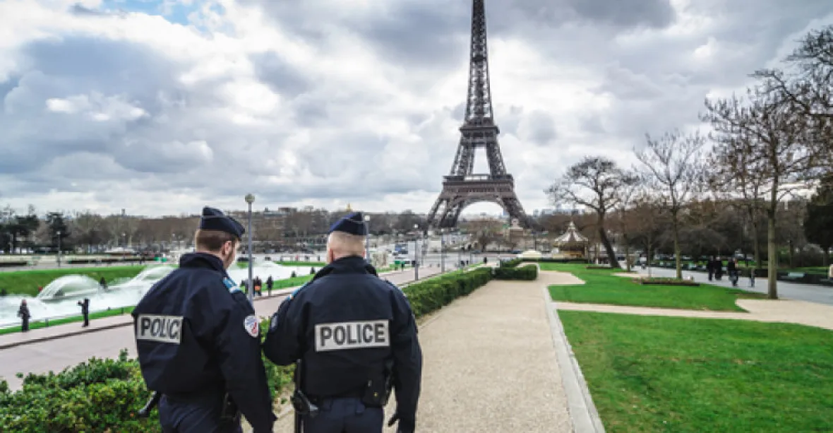 Ve Francii zatkli nezletilého chlapce. Připravoval teroristický útok