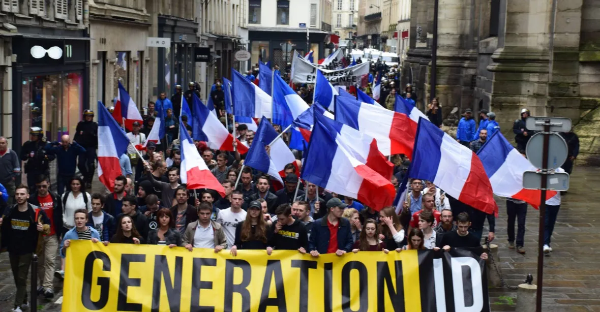 Francouzští extremisté si chtějí otevřít bar. ‚Nepřijatelné,‘ říkají obyvatelé