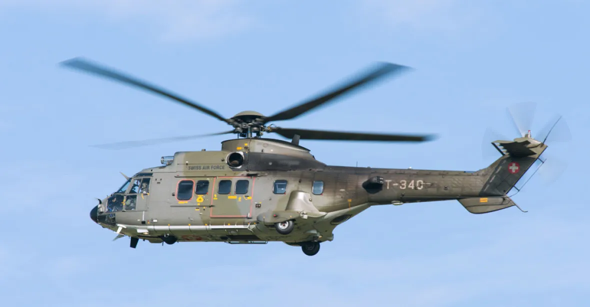 Ve Švýcarsku se zřítila armádní helikoptéra, oba piloti zahynuli