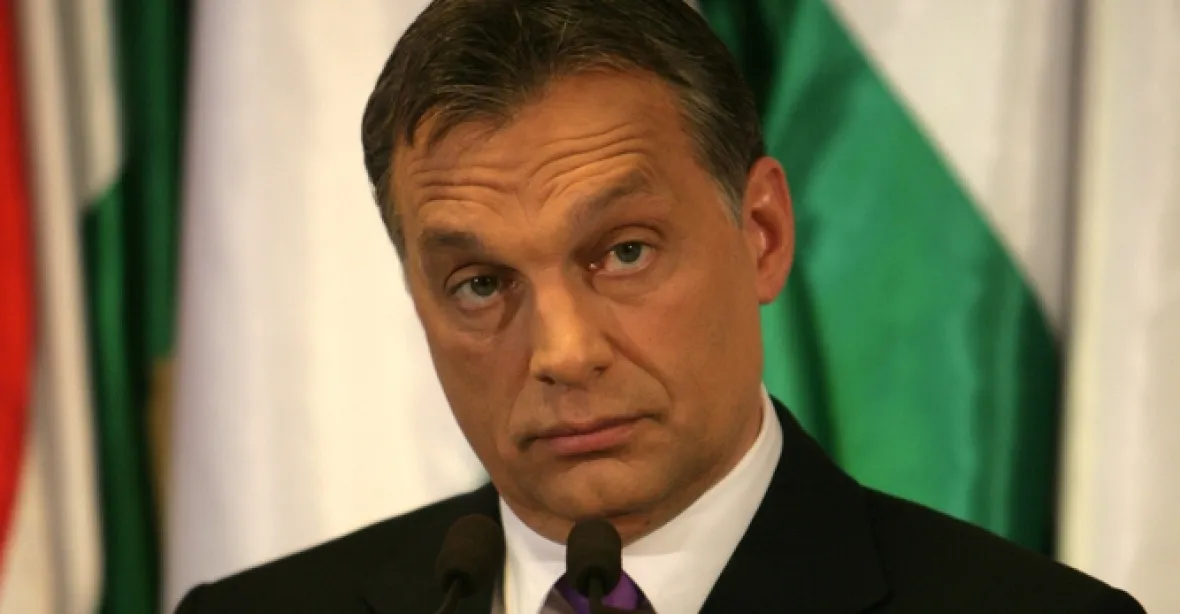 Orbán navrhl kvůli uprchlíkům změnu ústavy