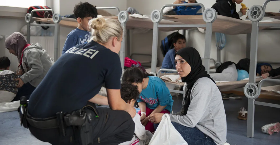I přes uzavření balkánské cesty přišlo letos do Německa 213 000 migrantů