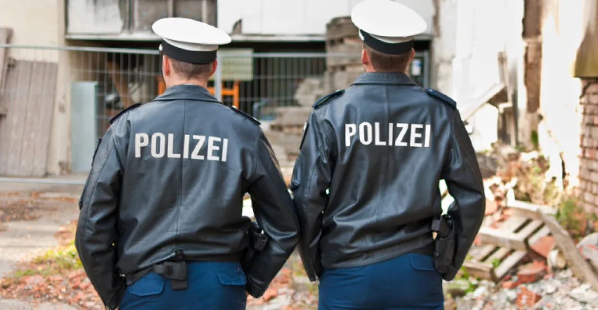 Německý neonacista v Bavorsku postřelil čtyři policisty