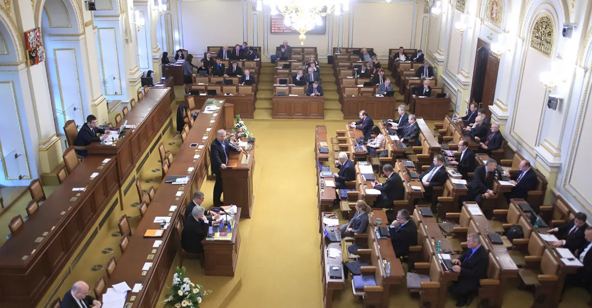 Sněmovna schválila základní údaje rozpočtu. Opozice neuspěla