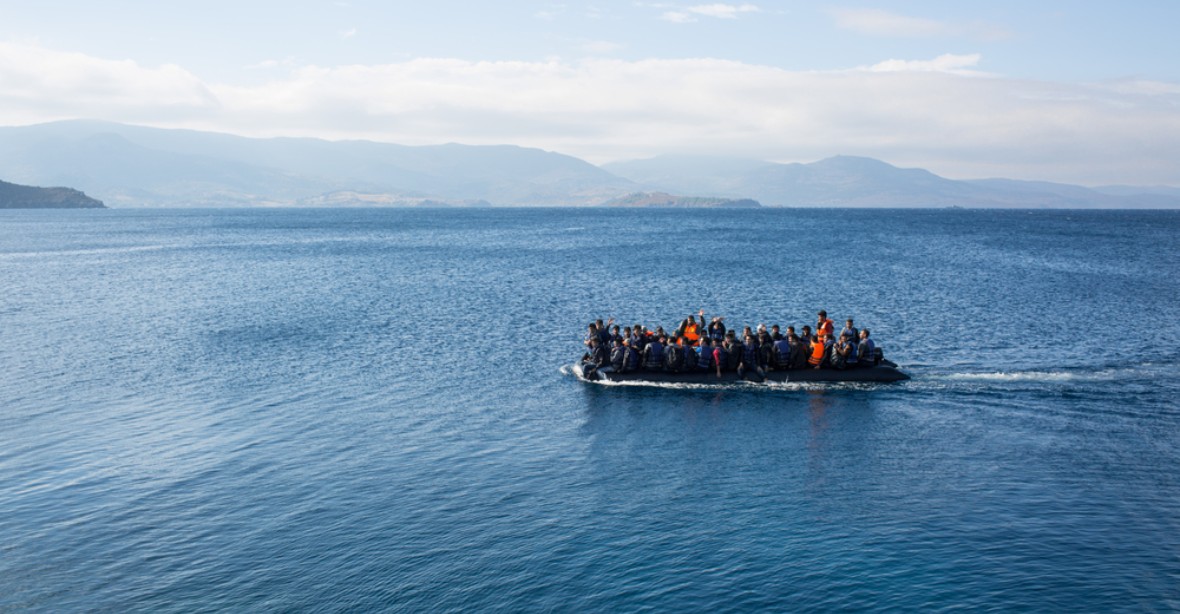 U břehů Libye se pohřešuje stovka migrantů, zřejmě se utopili