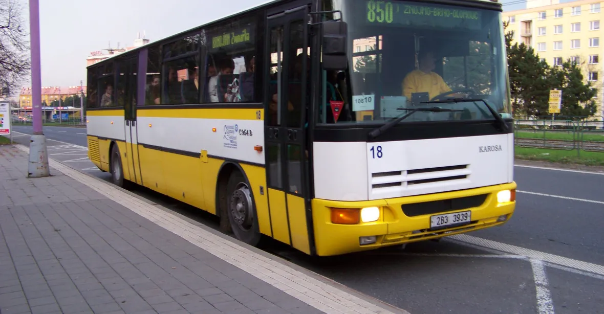 Řidiči autobusů ve Znojmě chtějí stávkovat. Od pondělí nevyjedou
