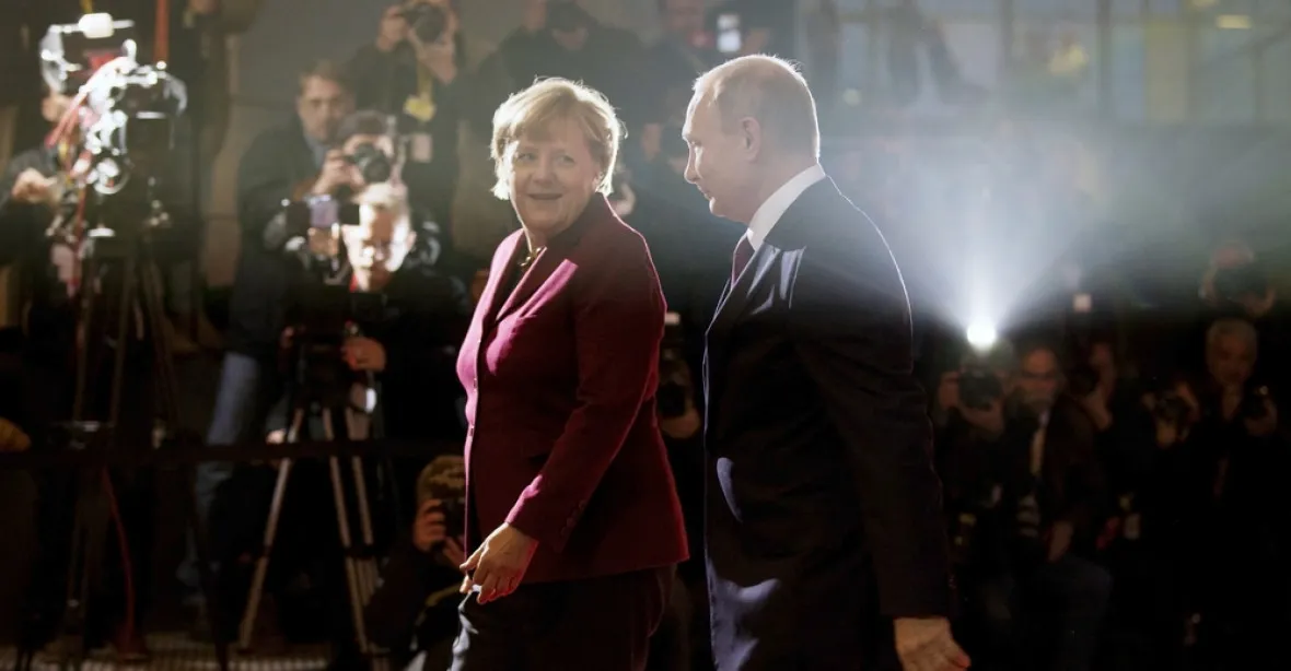 Kreml po USA může ovlivnit i naše volby, varuje německá tajná služba