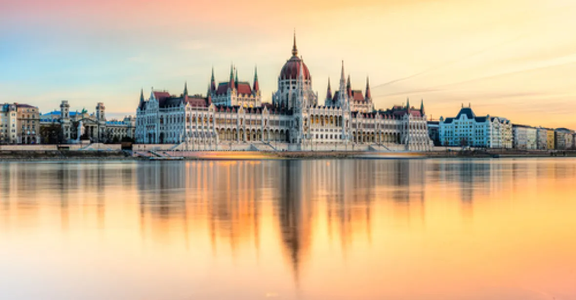 Maďarsko uvažuje o zachování letního času i v zimě