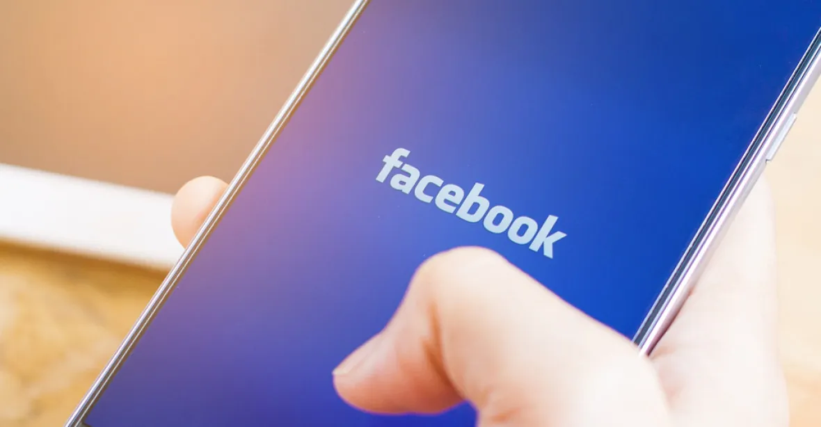 Facebook vyvinul cenzorský systém. Umožní zneviditelnění příspěvků
