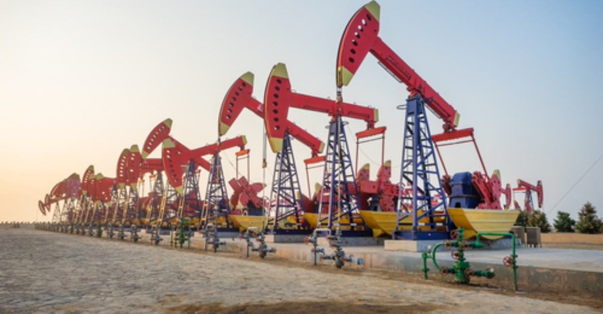 OPEC se dohodl na snížení těžby ropy, její ceny prudce rostou