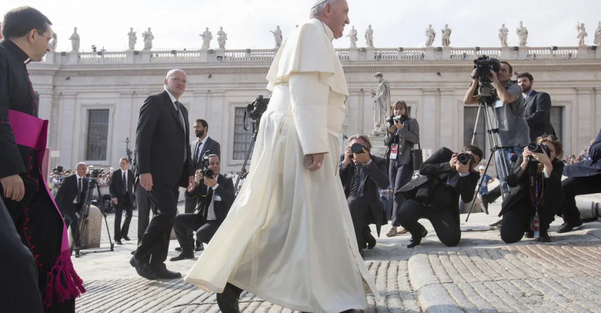 Spory v církvi: Kardinálové nedostali od papeže odpověď