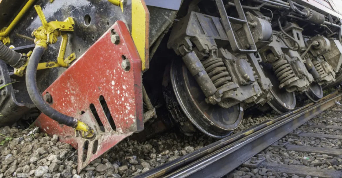V Bulharsku explodoval vlak s cisternami. Nejméně 7 mrtvých
