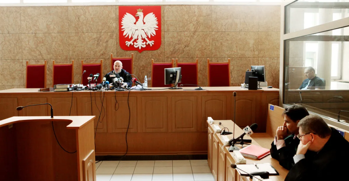 Varšava odmítla obavy Bruselu, že ochromuje soudní systém