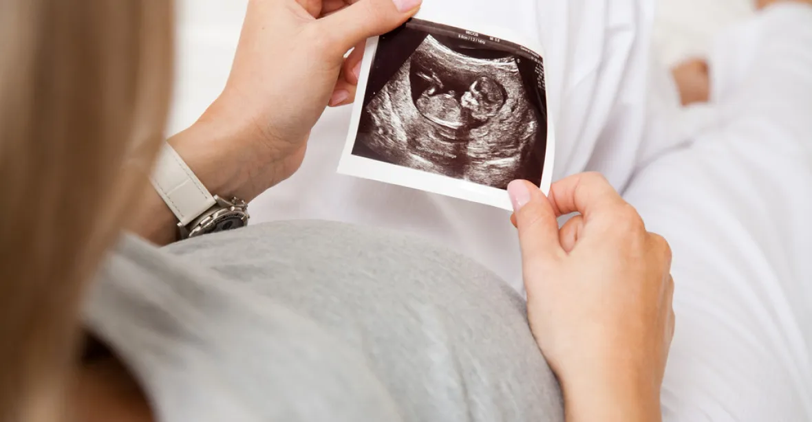 Vystrašené matky volají do brněnské kliniky kvůli záměně embryí
