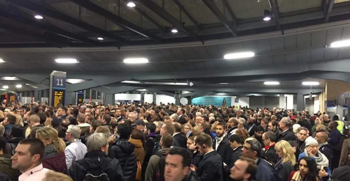 Londýnské metro stávkuje, miliony lidí mají problémy