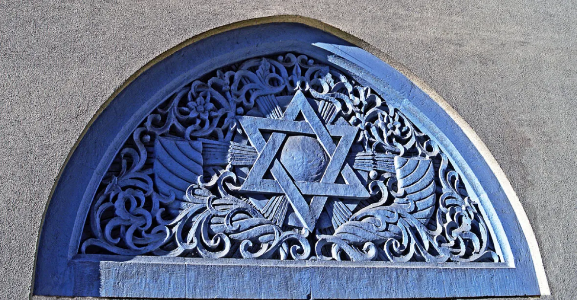Pokus vypálit synagogu? Akt nesouhlasu, nikoliv antisemitismus