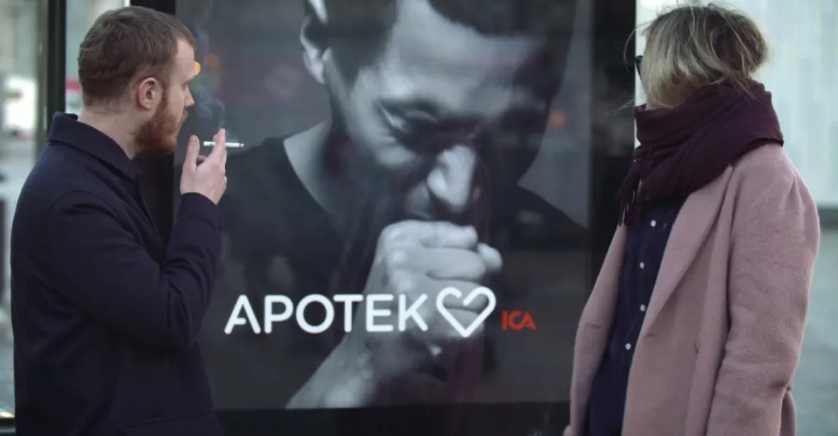 VIDEO: Billboard, který zakašle vždy, když „ucítí“ cigaretový kouř
