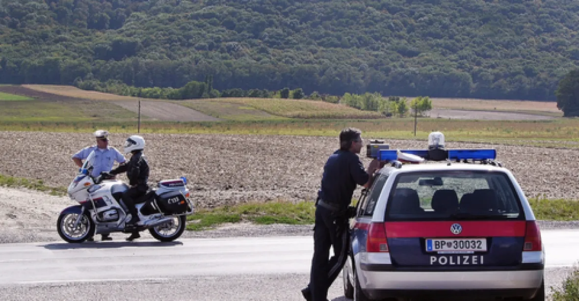 Rakousko chystá kontroly na slovenských hranicích. Kvůli migrantům