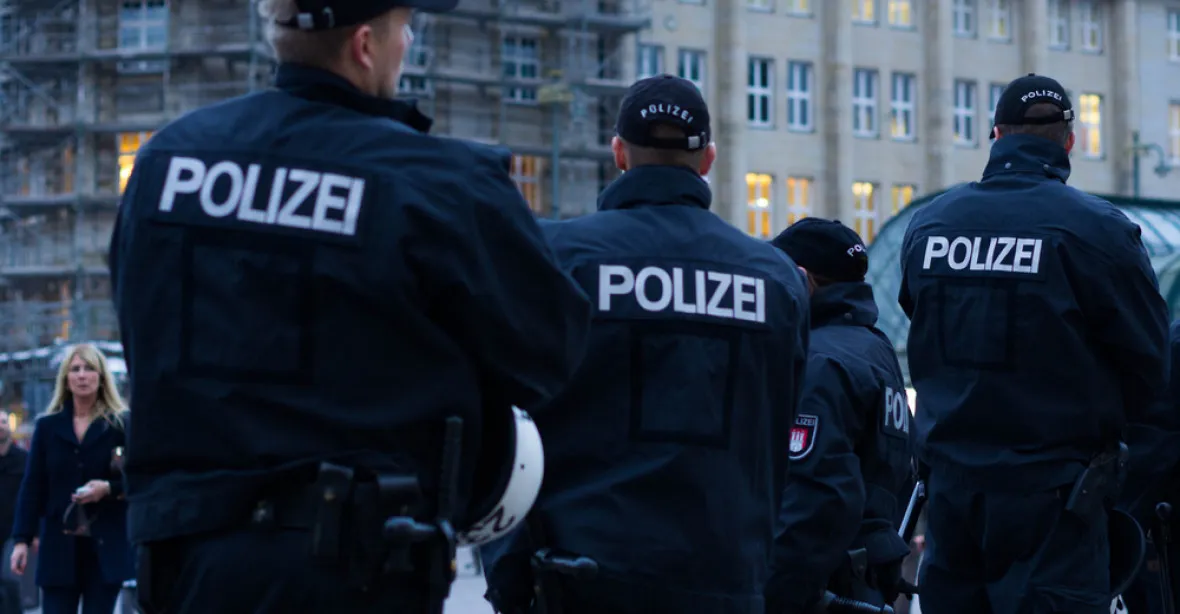 V Německu byli zatčeni dva údajní bojovníci Islámského státu