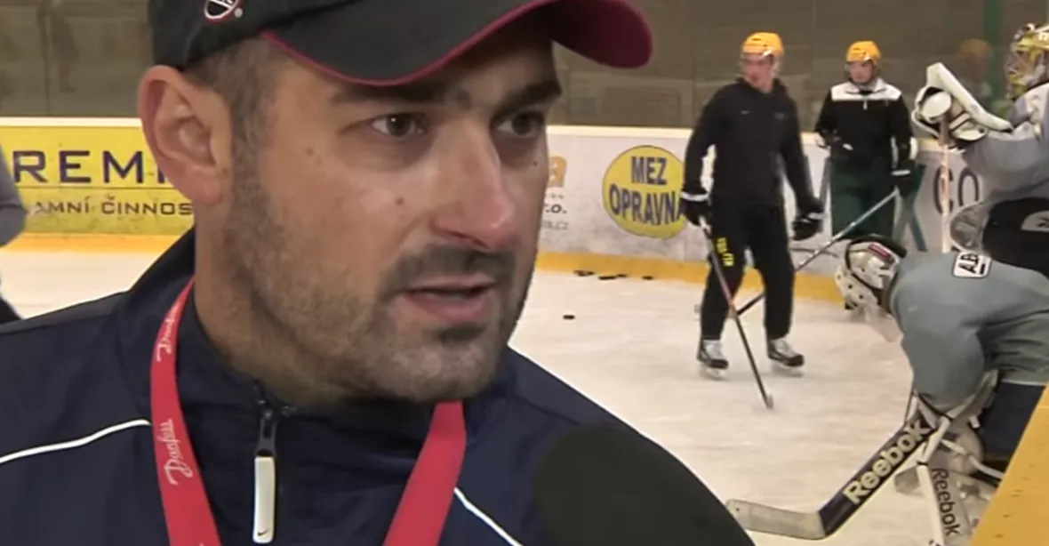 Bývalý hokejový brankář Čechmánek byl obviněn z podvodu