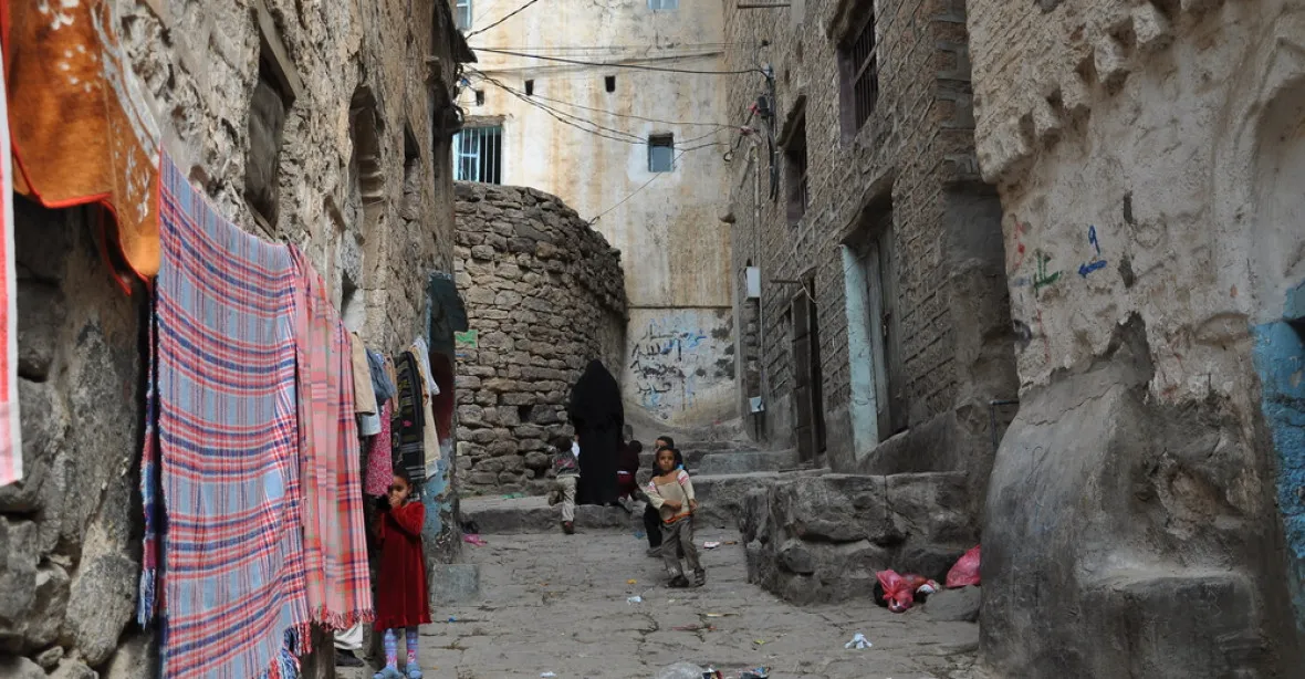 Při náletu v Jemenu zahynulo devět civilistů