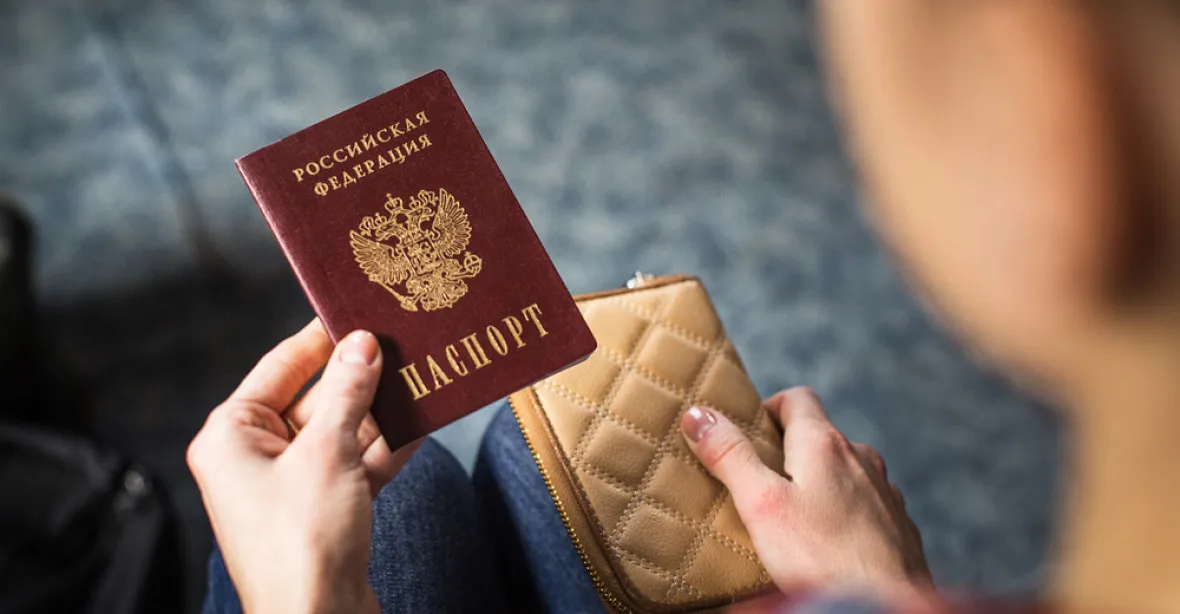Rusko varuje své občany před cestami do ciziny – včetně Česka