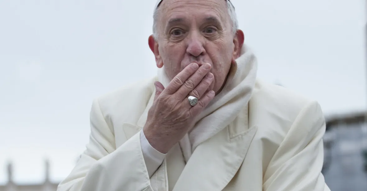 Mobilování u rodinných obědů může způsobit válku, varuje papež