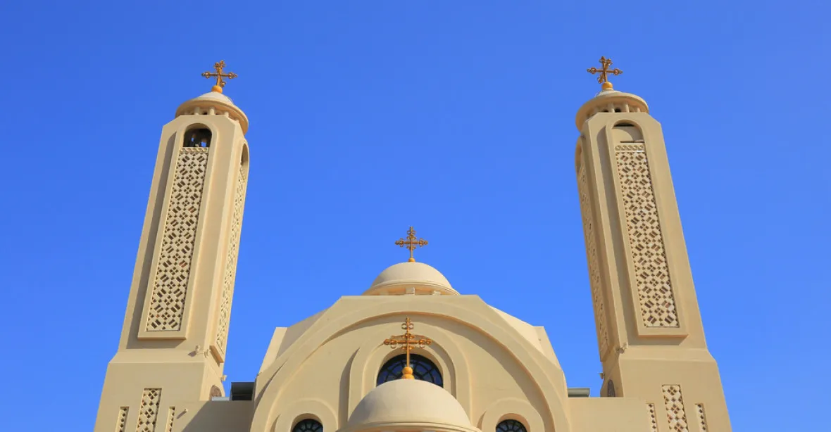 Islámský stát v Egyptě vybíjí křesťany. Muže zastřelili, dceru ubodali