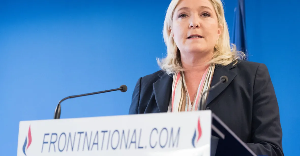 Le Penová přišla o imunitu. Za šíření krutých videí islamistů jí hrozí vězení