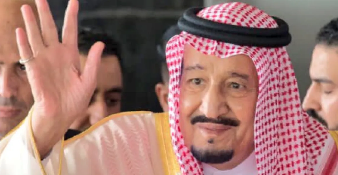 Saúdský král na cestách: 1500 sloužících, sedm letadel a 460 tun zavazadel