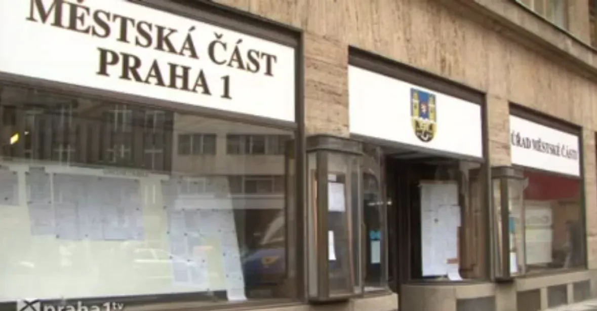Policie prověřovala prodej bytů na Praze 1, zastupitel Skála je ve vazbě
