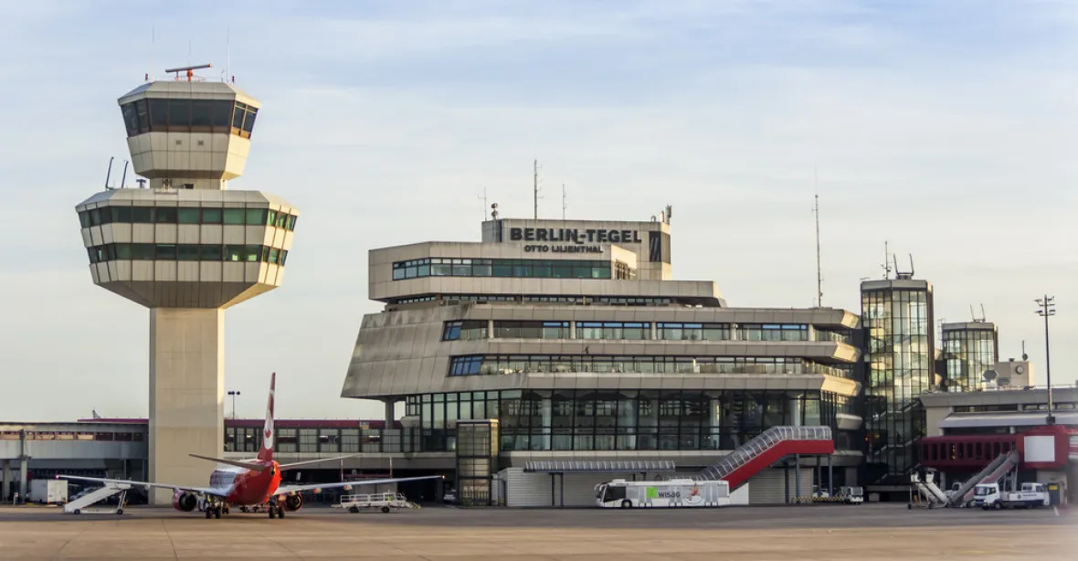Personál letišť v Berlíně stávkuje, ruší se lety do Prahy